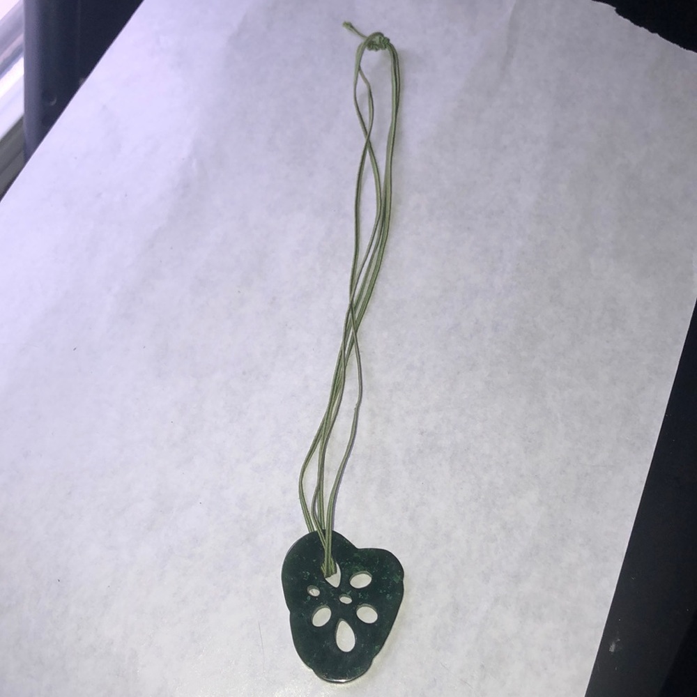 Rare Dark Jade leaf 🍃 necklace almost 2”